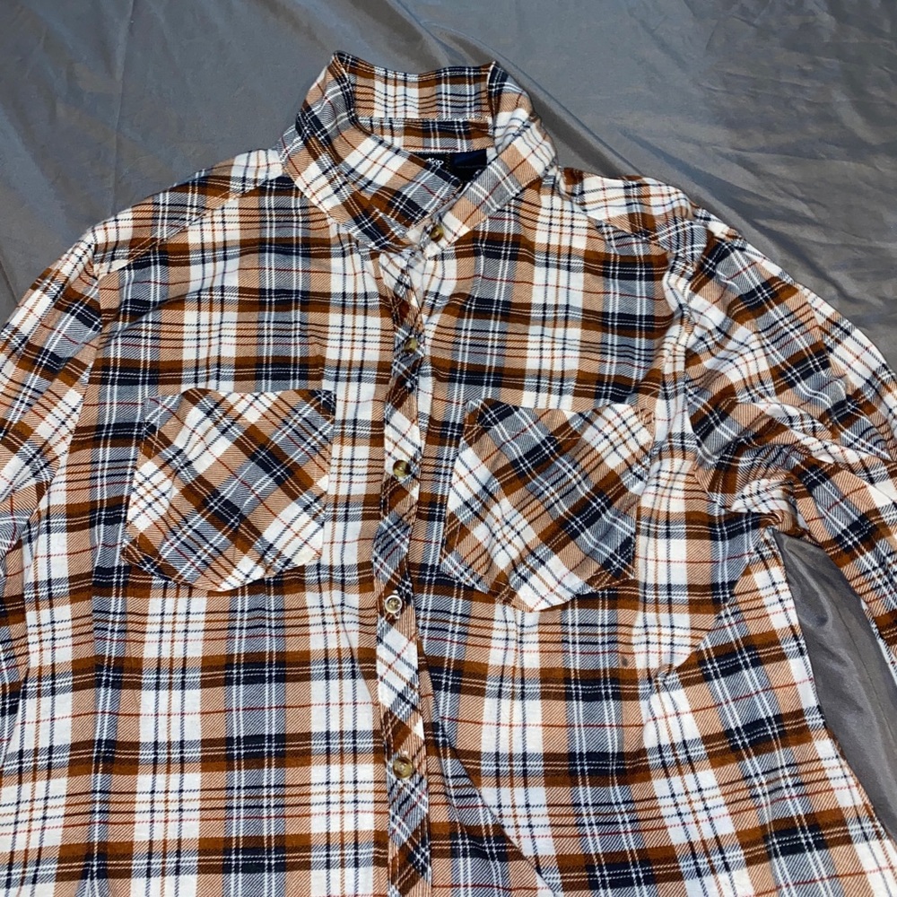 Plaid long sleeved shirt